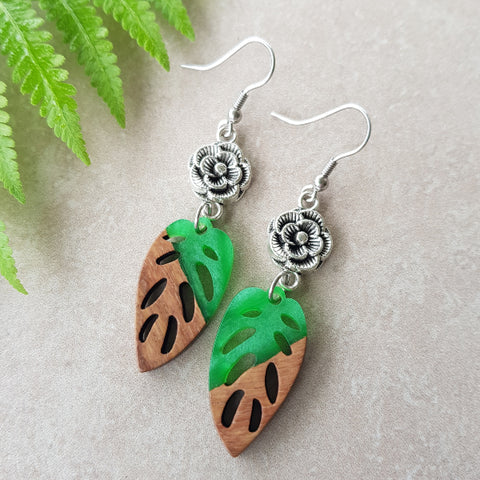 Flower Leaf Resin & Wood Earrings - Green
